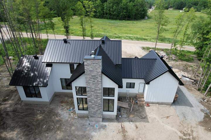 toiture residentielle Val des Monts c844